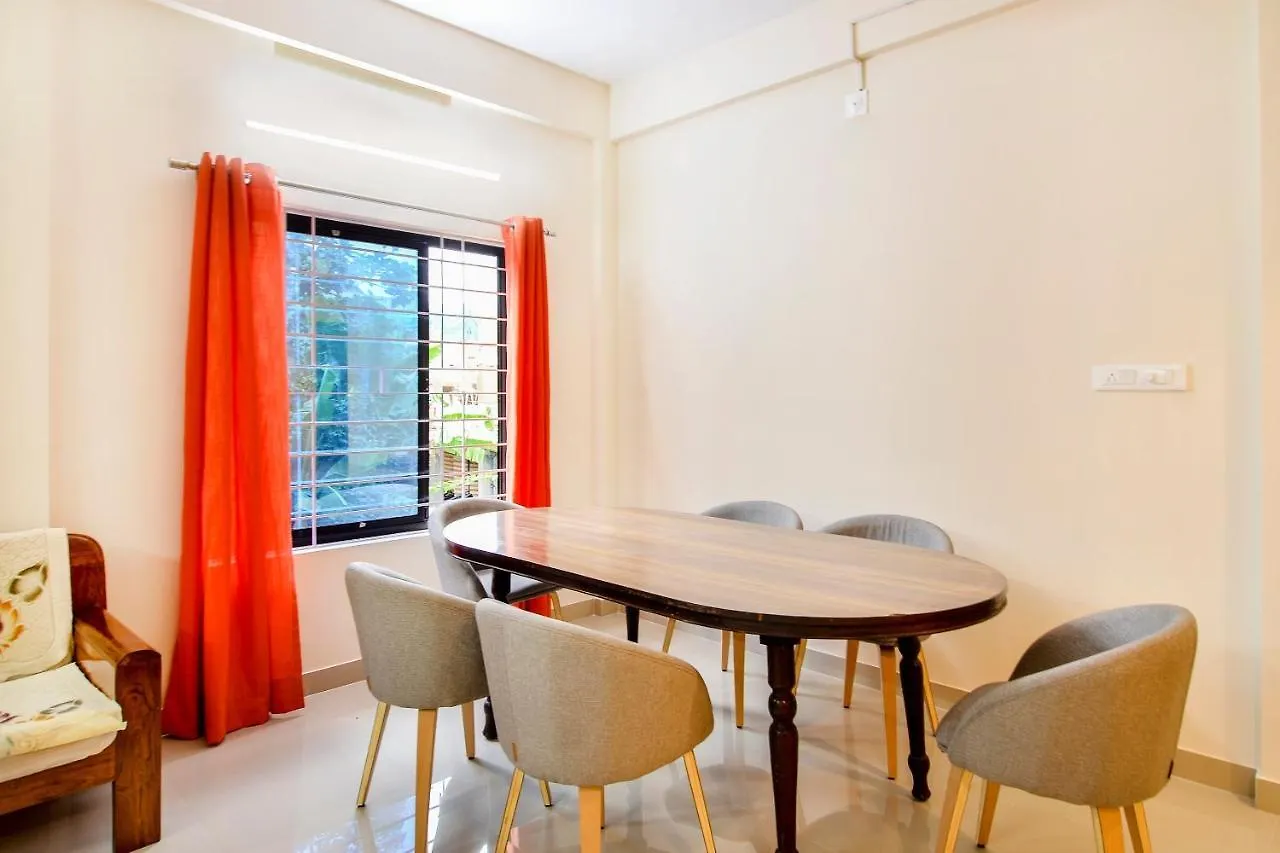 Gæstehus Oyo Home 81801 Akash Villa Trippapur