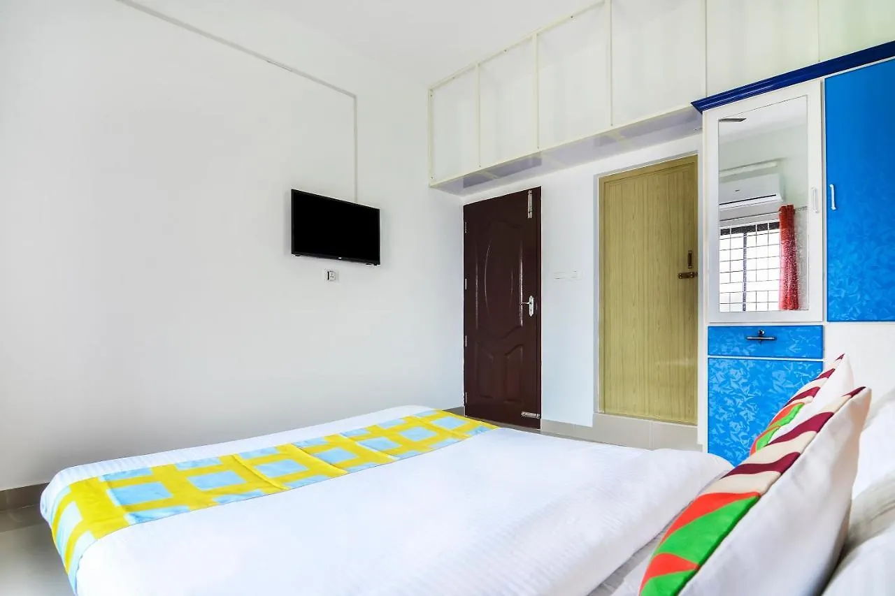 Gæstehus Oyo Home 81801 Akash Villa Trippapur