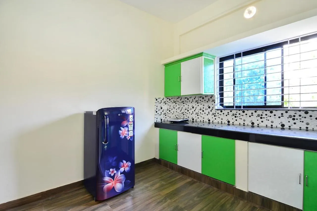 Gæstehus Oyo Home 81801 Akash Villa Trippapur